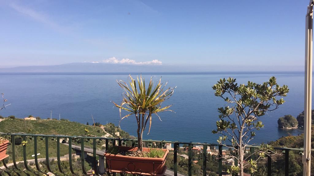 B&B La Terrazza Sul Mare Taormina Exterior foto