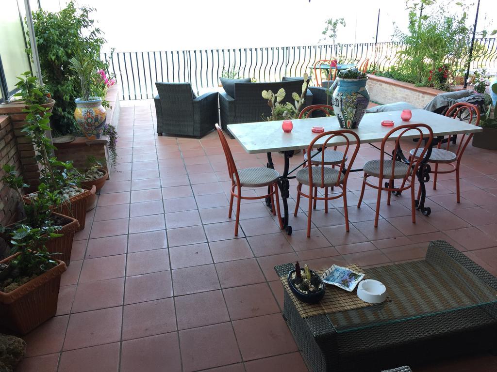 B&B La Terrazza Sul Mare Taormina Exterior foto