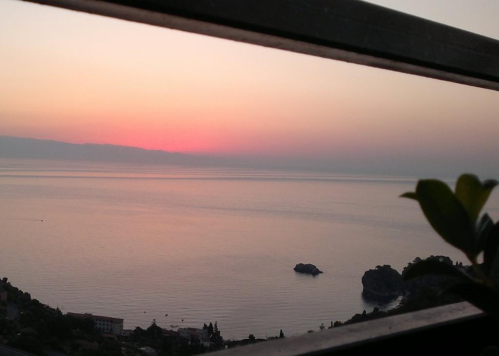 B&B La Terrazza Sul Mare Taormina Exterior foto