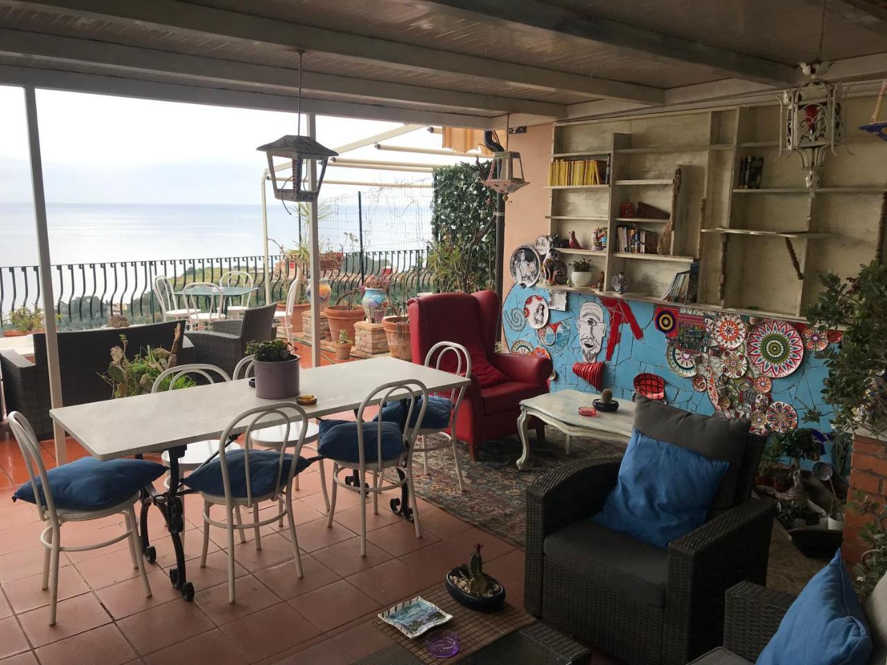 B&B La Terrazza Sul Mare Taormina Exterior foto