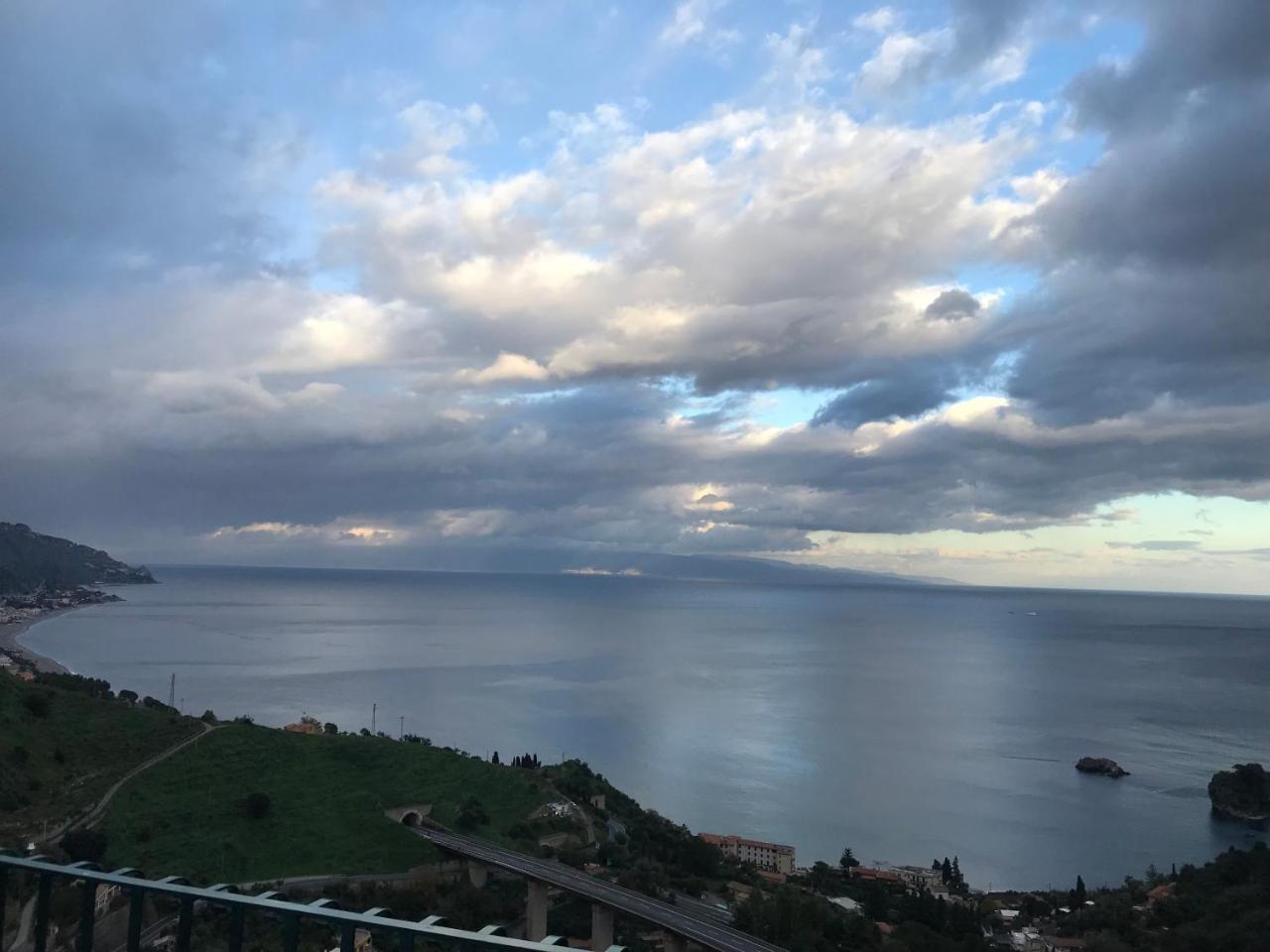 B&B La Terrazza Sul Mare Taormina Exterior foto