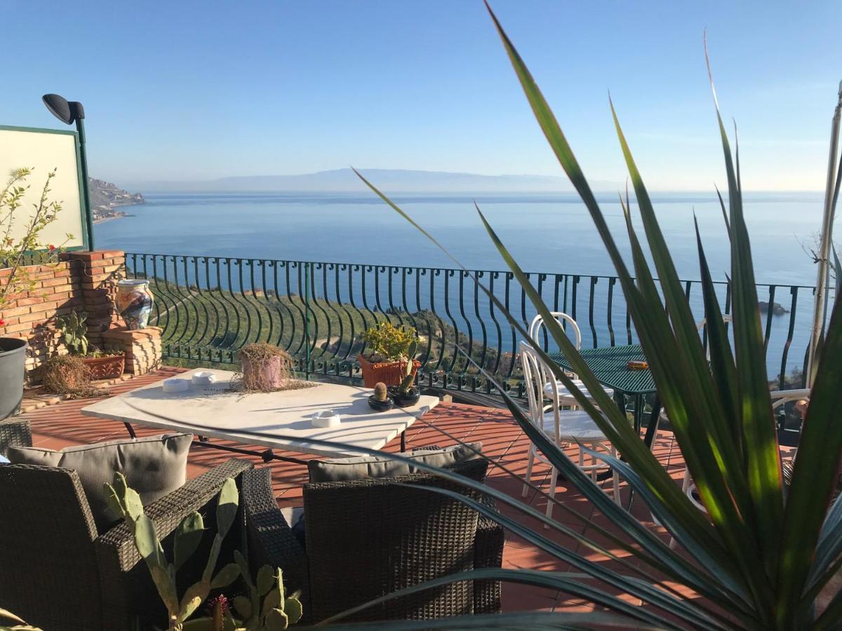 B&B La Terrazza Sul Mare Taormina Exterior foto